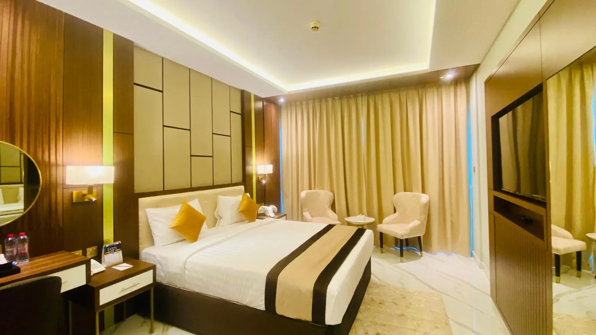 Golden Tulip Deira Hotel Dubai 4*,